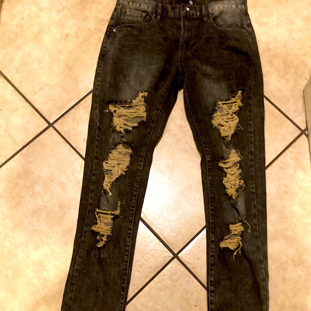 Selling my G by Guess distress jeans hardly worn